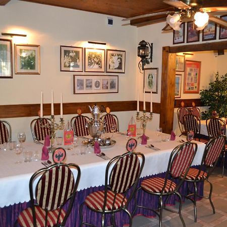Gosciniec Borne Sulinowo - Byla Baza Wojskowa Hotel Buitenkant foto