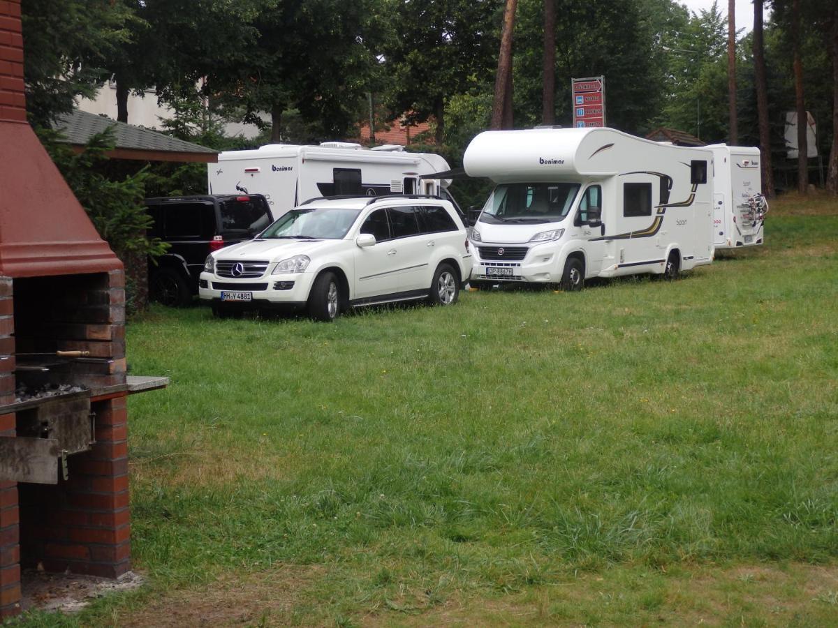 Gosciniec Borne Sulinowo - Byla Baza Wojskowa Hotel Buitenkant foto