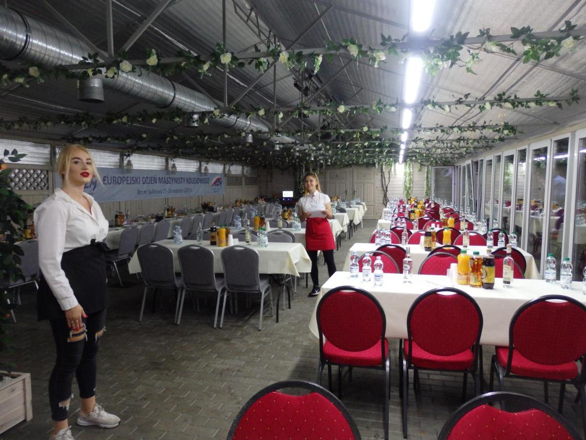 Gosciniec Borne Sulinowo - Byla Baza Wojskowa Hotel Buitenkant foto