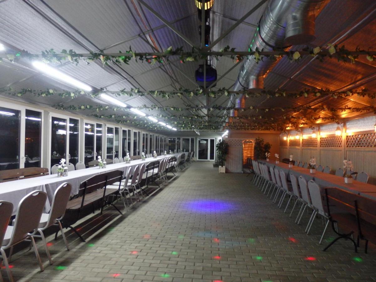 Gosciniec Borne Sulinowo - Byla Baza Wojskowa Hotel Buitenkant foto