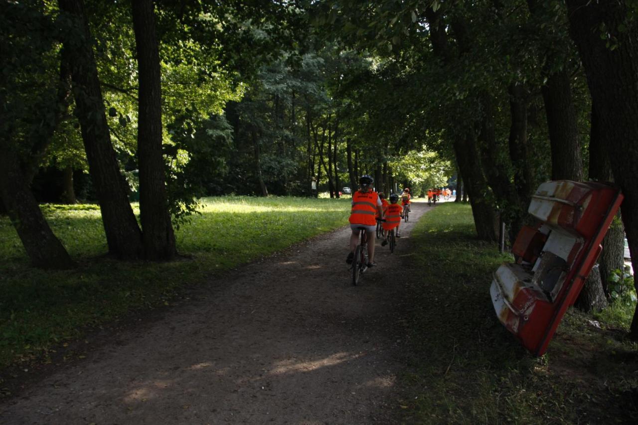 Gosciniec Borne Sulinowo - Byla Baza Wojskowa Hotel Buitenkant foto