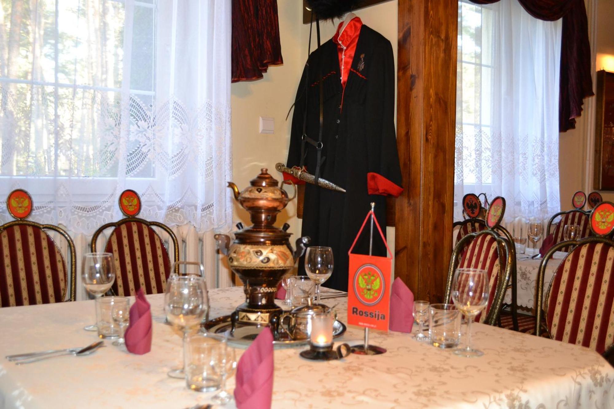 Gosciniec Borne Sulinowo - Byla Baza Wojskowa Hotel Buitenkant foto