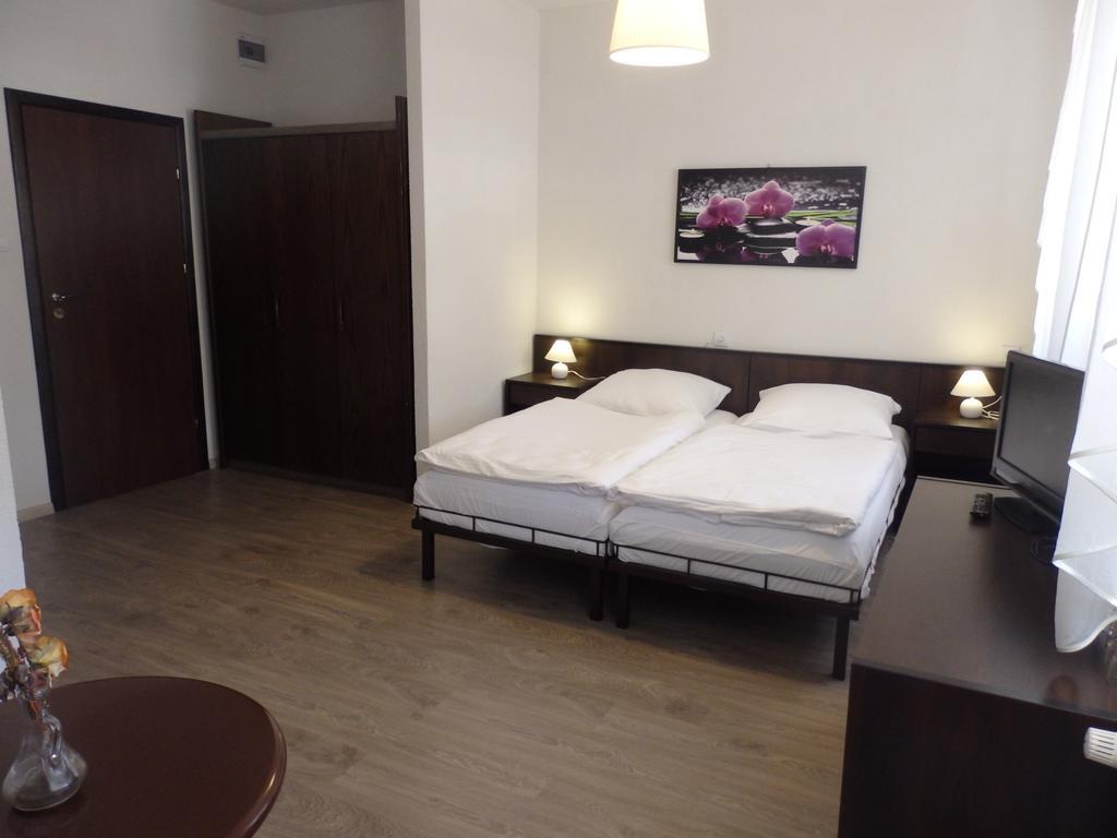 Gosciniec Borne Sulinowo - Byla Baza Wojskowa Hotel Buitenkant foto