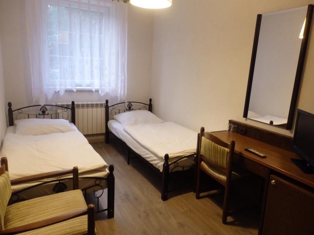 Gosciniec Borne Sulinowo - Byla Baza Wojskowa Hotel Buitenkant foto