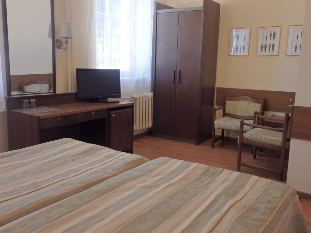 Gosciniec Borne Sulinowo - Byla Baza Wojskowa Hotel Kamer foto