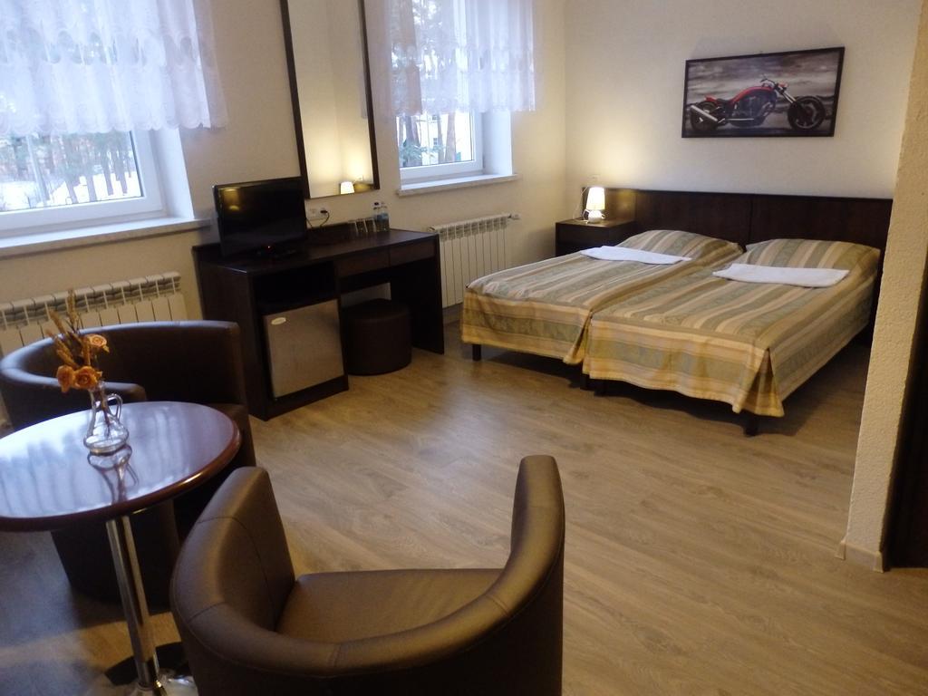 Gosciniec Borne Sulinowo - Byla Baza Wojskowa Hotel Buitenkant foto